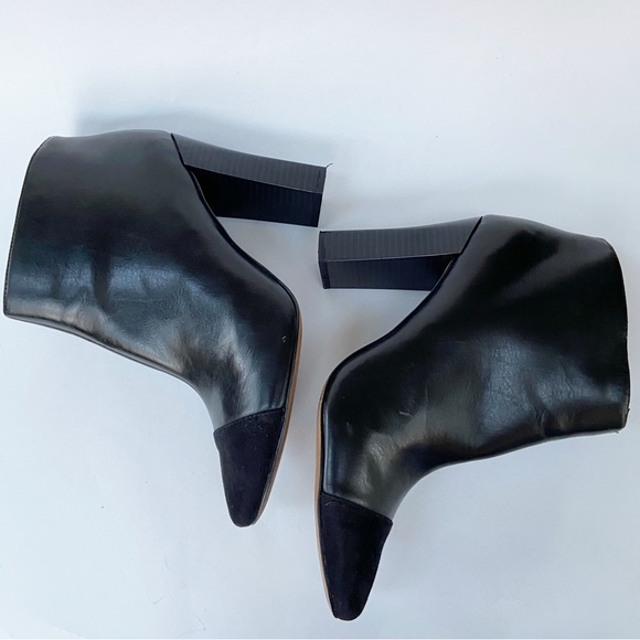 Ann Taylor Loft Black Ankle Booties Faux Leather/Suede Toe Side Zip Size 9.5M - Picture 6 of 14